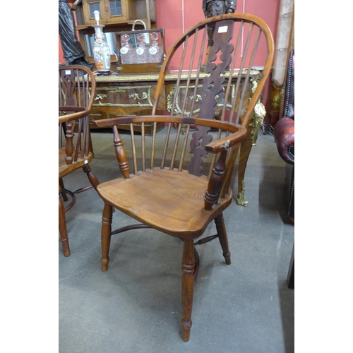 163 - A 19th Century elm and yew Windsor chair