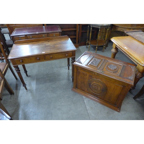 186 - A Victorian mahogany two drawer side table and a blanket box