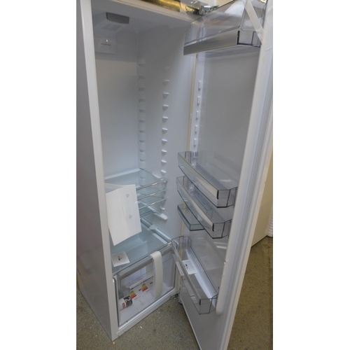 4001 - AEG Integrated Tower Fridge - model no - SKE818E1DC (552-141) *This lot is subject to VAT