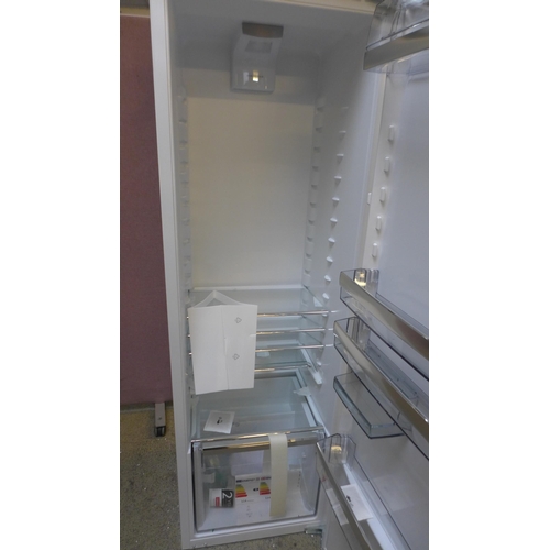 4001 - AEG Integrated Tower Fridge - model no - SKE818E1DC (552-141) *This lot is subject to VAT