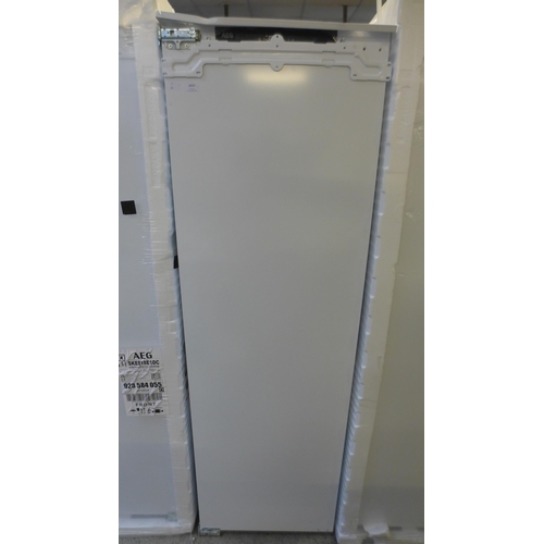 4003 - AEG Integrated Tower Fridge - model no - SKE818E1DC (552-182) *This lot is subject to VAT