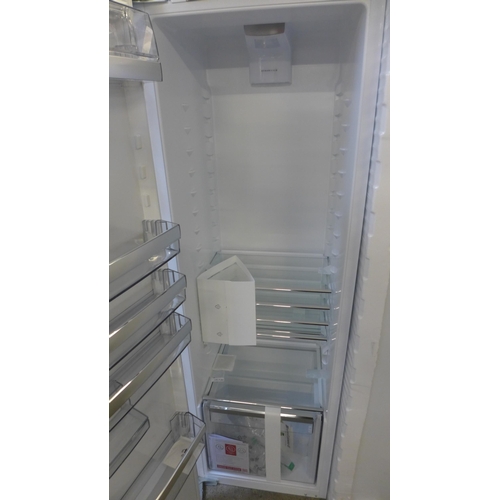 4003 - AEG Integrated Tower Fridge - model no - SKE818E1DC (552-182) *This lot is subject to VAT