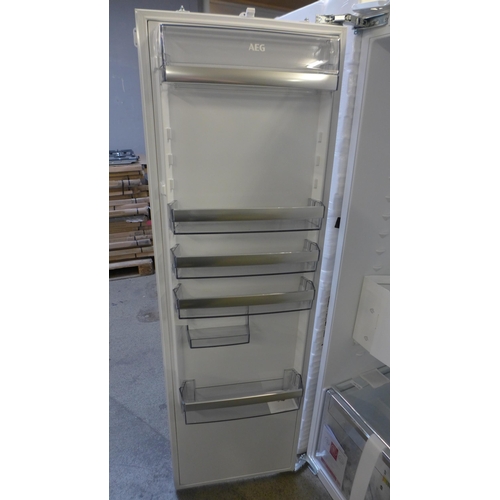 4003 - AEG Integrated Tower Fridge - model no - SKE818E1DC (552-182) *This lot is subject to VAT