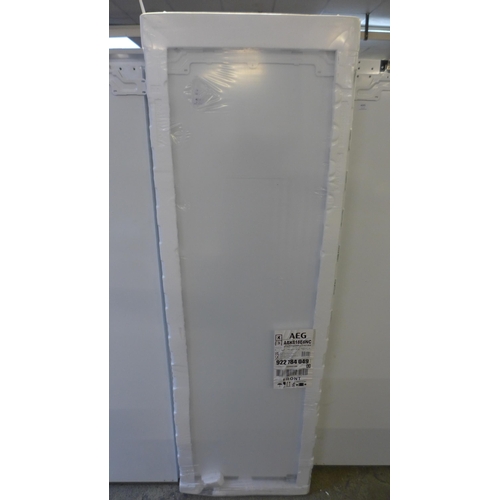 4004 - AEG Integrated Tower Freezer (Frost Free) - model no -ABK818E6NC (552-140) *This lot is subject to V... 