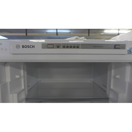 4007 - Bosch Built In Tower Fridge - model no - KIR81VSF0G (552-195) *This lot is subject to VAT