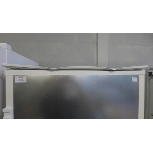 4058 - Zanussi 70/30 Fridge Freezer - Low Frost - Model: ZNFN18ES3 (552-94) *This lot is subject to VAT