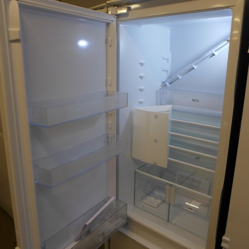 4059 - AEG Integrated 70/30 Fridge Freezer (Frost Free) - Model: OSC6N181ES (552-117) *This lot is subject ... 