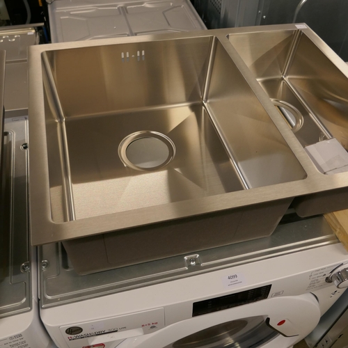 4101 - Idro 1.5 Bowl RHD Stainless Steel Sink (552-8) *This lot is subject to VAT