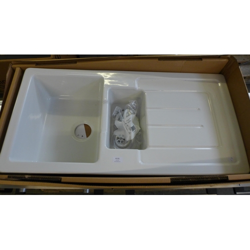 4135 - Madeira 1.5 Bowl RVS Ceramic White Sink  (552-103) *This lot is subject to VAT