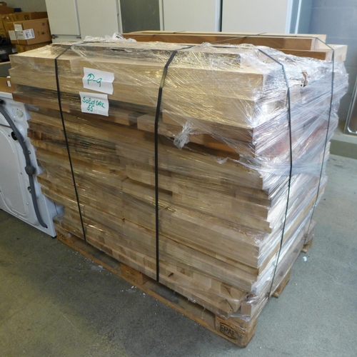 4156 - A pallet of solid oak offcuts (552-81) *This lot is subject to VAT