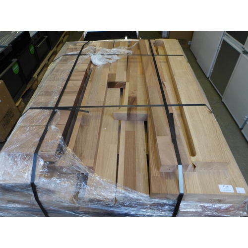 4156 - A pallet of solid oak offcuts (552-81) *This lot is subject to VAT