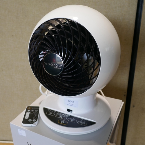 6043 - Iris Woozoo Desk Fan With Remote (326A - 52) *This lot is subject to VAT