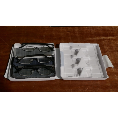 6054 - Qty Of Duracell AA Optimum Batteries, Fgx Mens Metal Reading Glasses, Waterpik Powerpulse Shower Hea... 