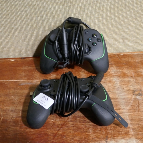 6076 - 2 x Razer Wolverine V2 Xbox Controllers ( for Xbox X/S) (326A - 171,172) *This lot is subject to VAT