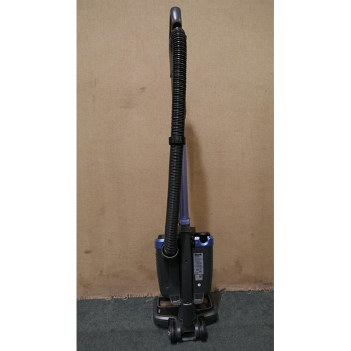 6114 - Shark Cordless Upright  Vacuum Cleaner - with battery And charger  - Model Icz160Uk, Original RRP £1... 