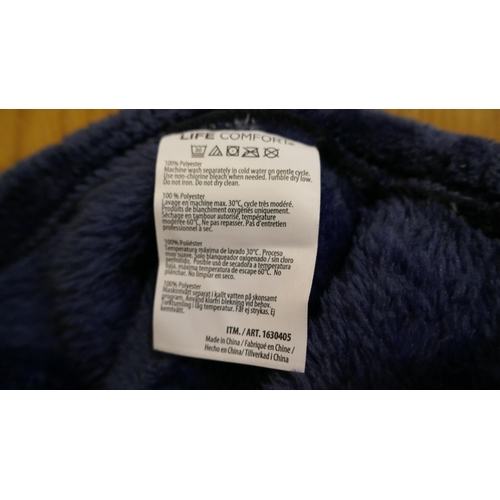 6128 - Plush 10Ft Family Blanket  (325-285) This lot is subject to vat