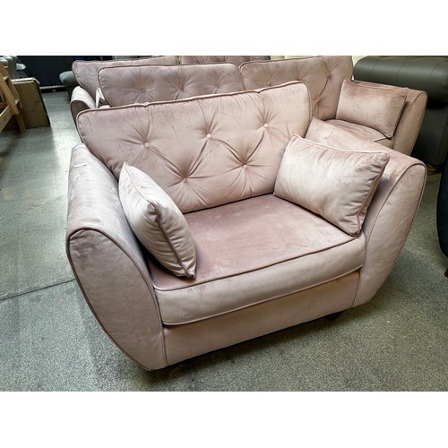 1526 - A Hoxton bubblegum pink button back velvet loveseat RRP £719