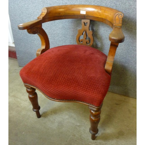 185 - A Victorian walnut desk chair