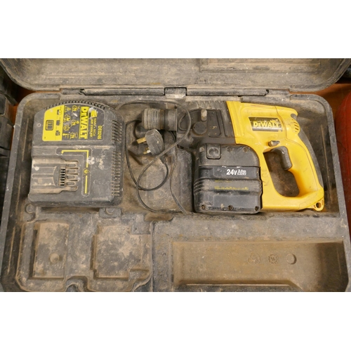 2016 - A quantity of power tools including a DeWalt DW938 reciprocating saw and spare saw blades, a Paslode... 