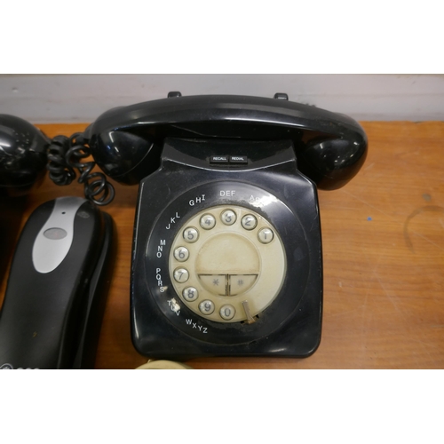 2047 - A quantity of assorted vintage telephones