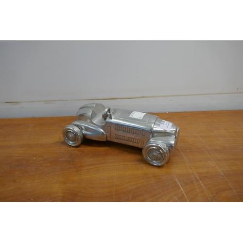 2058 - An aluminium 1940s/50s model racing car