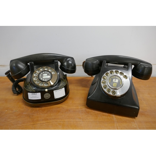 2062 - An FTR bakelite telephone and a 332L bakelite telephone