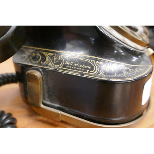 2062 - An FTR bakelite telephone and a 332L bakelite telephone