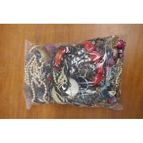 2075 - 2 bags of costume jewellery