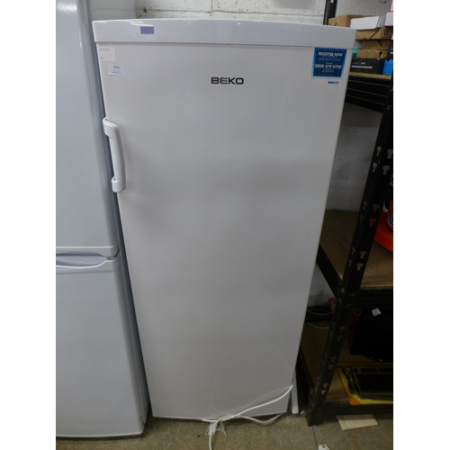 2095 - A Beko model TZ6051W fast freeze free standing 6-section tower freezer