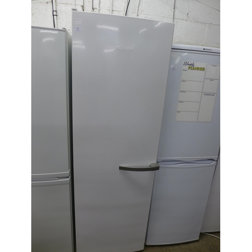 2097 - A Miele FN12827S freestanding 8 drawer tower freezer