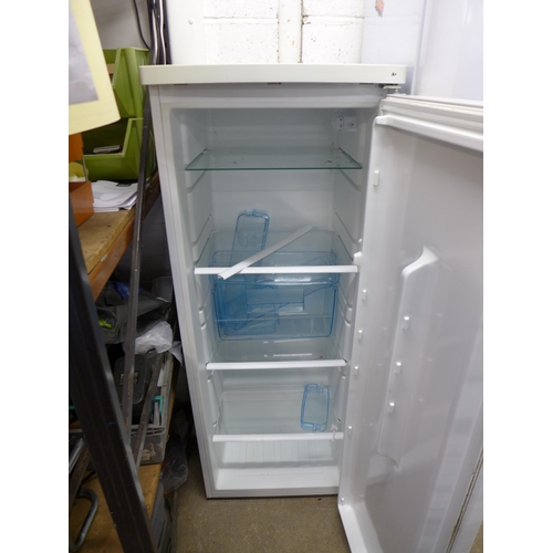 2106 - A LEC TL55142W freestanding fridge