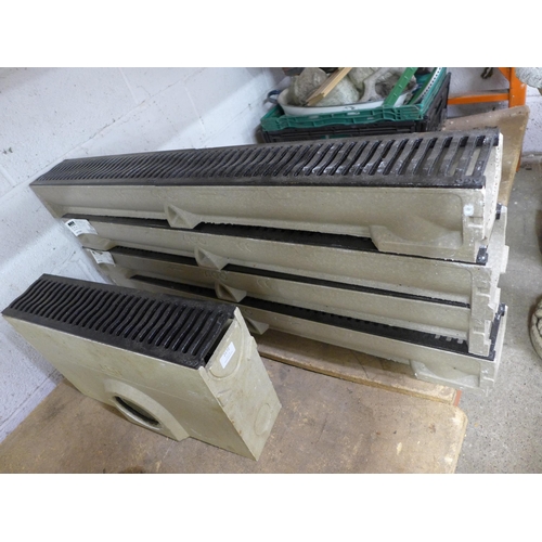 2172 - 5 assorted ACO drainage channels