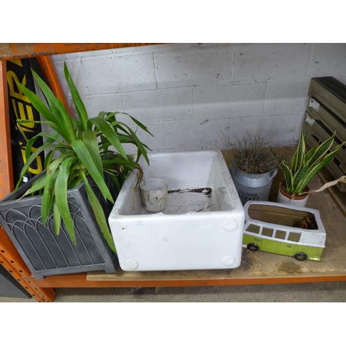 2173 - A selection of assorted garden planters and a large white ceramic Belfast sink