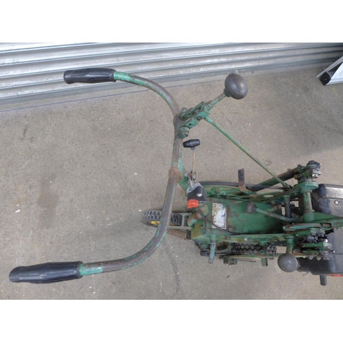 2190 - A Ryan Junior JR-50D petrol driven turf cutter