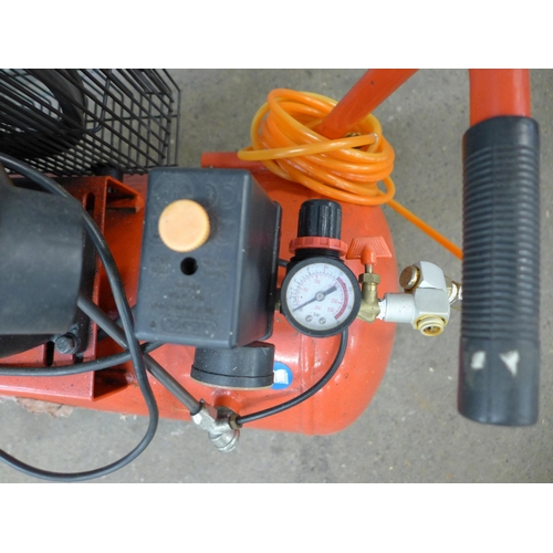 2197 - A Clarke Air Racer 55 litre air compressor