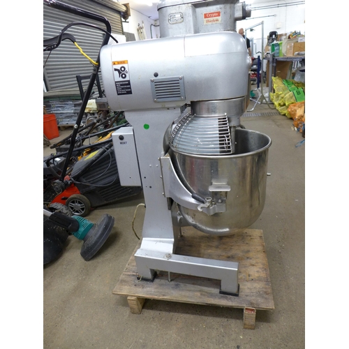 2200 - A Quattro 3 speed mixer (30 litre capacity)