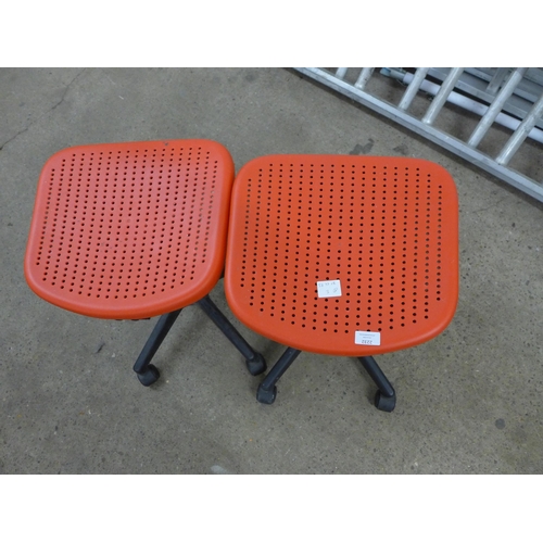 2232 - A pair of workshop stools