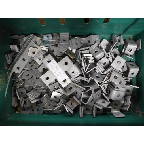 2253 - A large quantity of assorted galvanised joist hangers and galvanised flat cross framing fittings