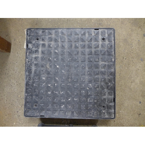 2297 - A quantity of assorted manhole covers including a 50cm diameter circular cover, two 35 x 35cm square... 