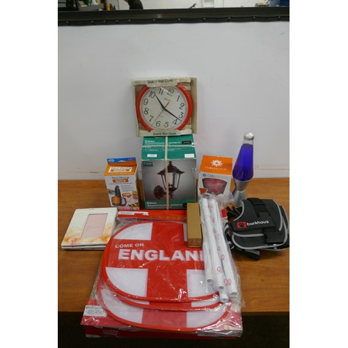 2263 - A mixed lot including a Wickes aluminium lantern, a Nicer Dicer handheld chopper, a box of photo fra... 