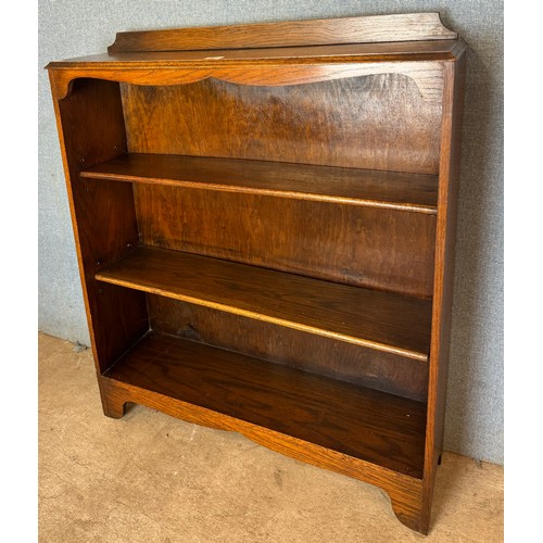 156 - An early 20th Century oak open bookcase