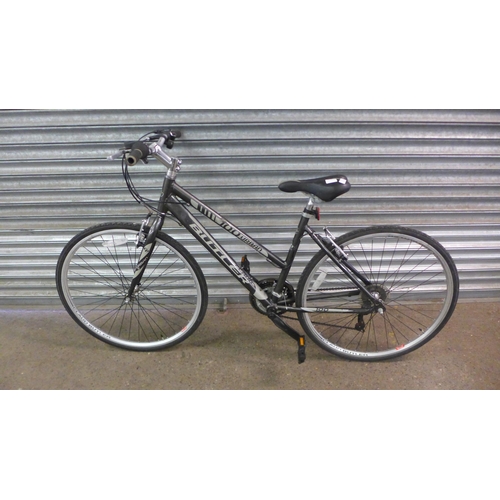 2128 - A Claud Butler urban 100 aluminium road bike