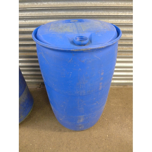 2132 - Two 300 litre plastic tubs - 1 with no top and three 200 litre plastic buckets