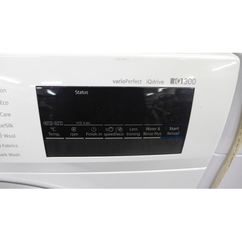 2102 - A Siemens IQ300 Vario-Perfect i-sensoric washing machine