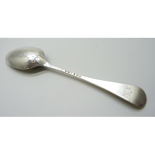 1002 - A George III silver scroll back spoon, Richard Rugg, London 1762, 50g