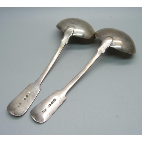 1004 - A pair of George III silver ladles, London 1817, James Wintle, 109g