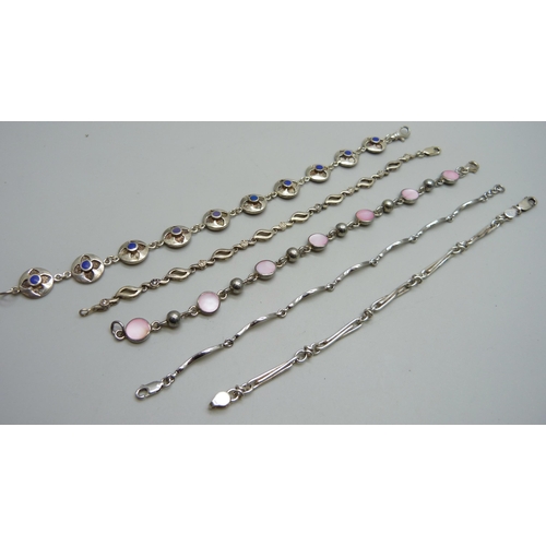 1029 - Five silver bracelets, 48g