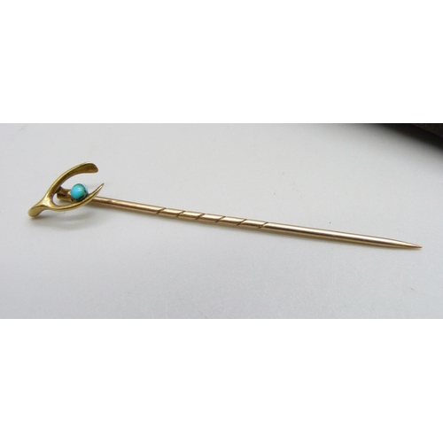 1065 - A wishbone stick pin set with turquoise, boxed