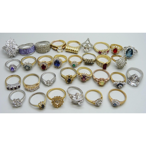 1095 - Thirty dress rings