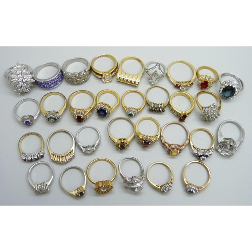 1095 - Thirty dress rings